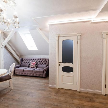 Vip Apartment On Duhnovicha Street .Free Parking. 우주고로트 외부 사진