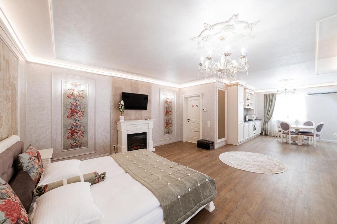 Vip Apartment On Duhnovicha Street .Free Parking. 우주고로트 외부 사진