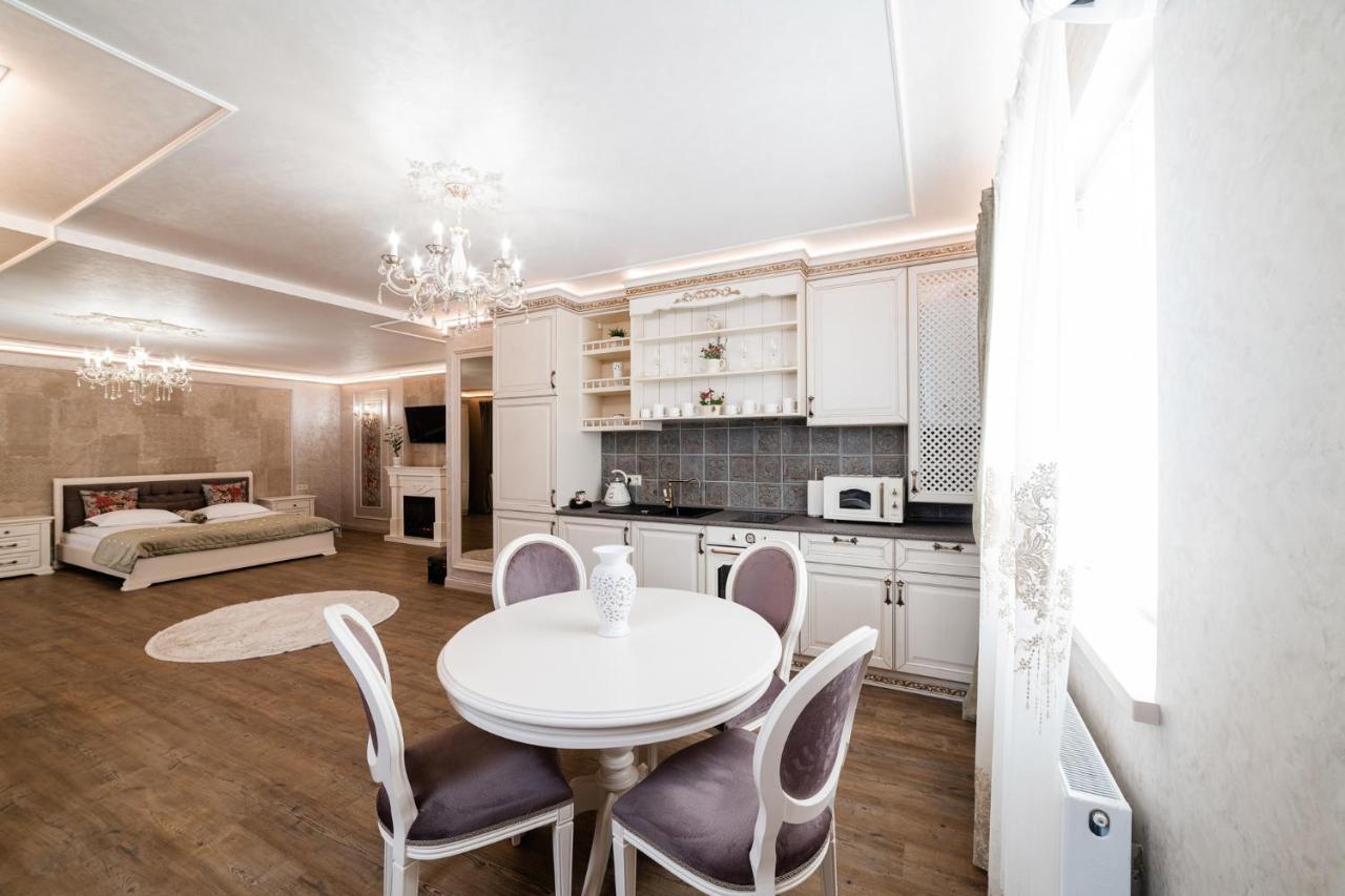 Vip Apartment On Duhnovicha Street .Free Parking. 우주고로트 외부 사진